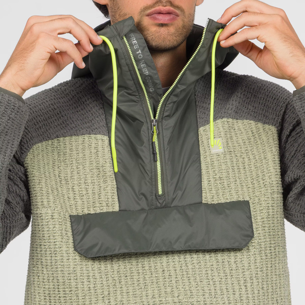 ROCCHETTA VOGUE SWEAT À CAPUCHE DEMI-ZIP POLAIRE THÉ/RICIN/KAMBABA | 2531128-062 2027