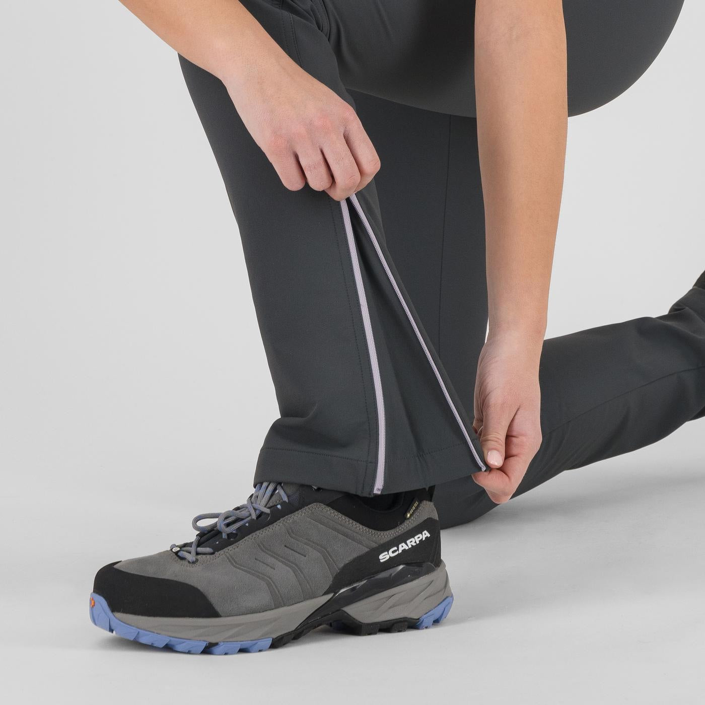 SCARNIA UP W PANTALONS WOODL.GRAY/LAVANDE | 2522057-048 2026