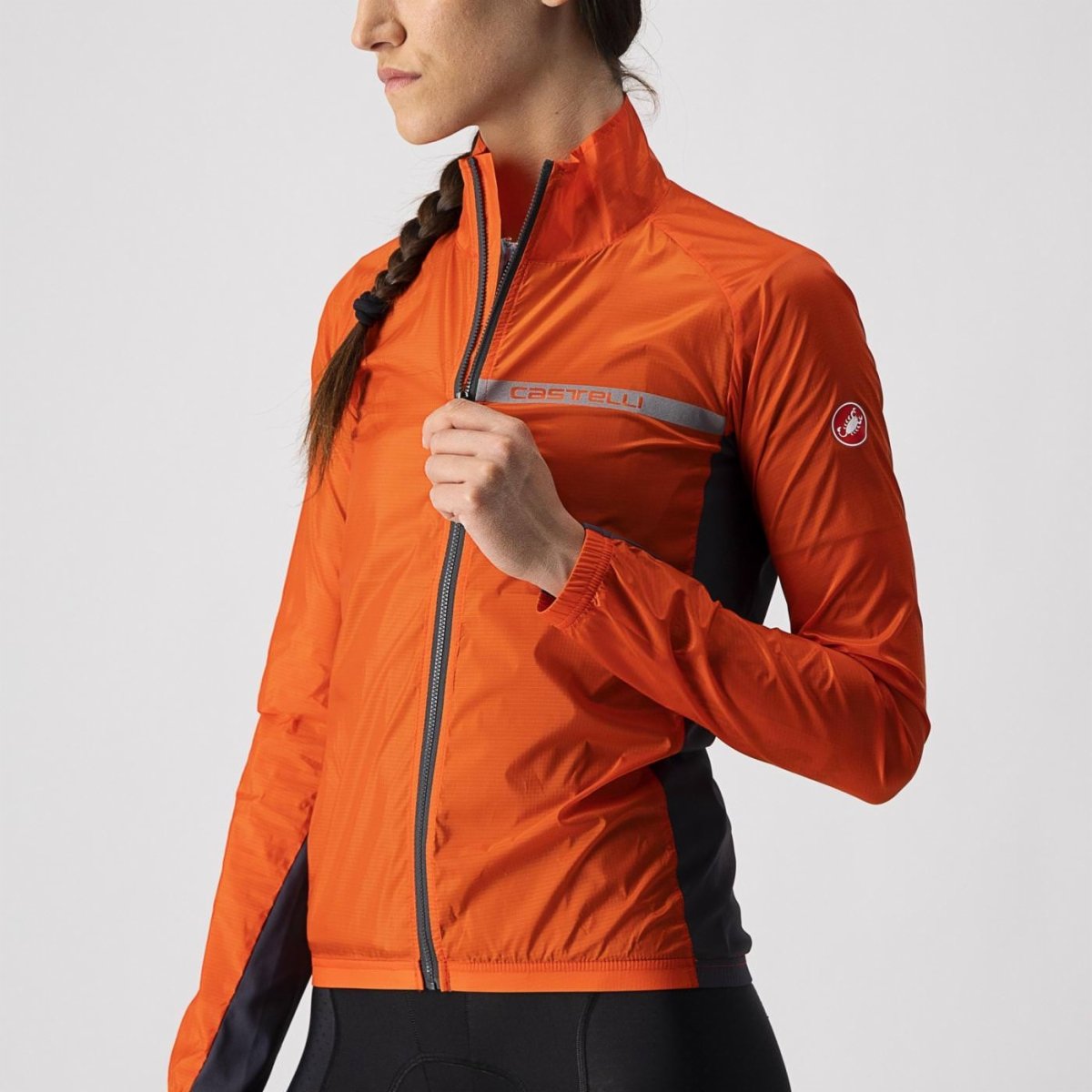 SQUADRA STRETCH W JACKET  Couleur : FIERY RED/DARK GRAY  | 4521529-656      2026