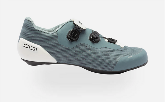 CHAUSSURES SIDI GENIUS  X  WYVE     2026    Couleur : gris givré - blanc glacé