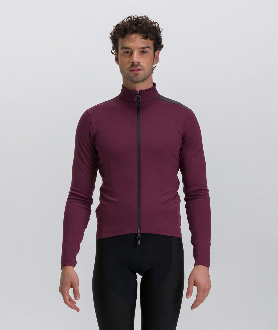 ADAPT MULTI - VESTE    4W250775ADAPTMULT      2025   The model wears a size M.