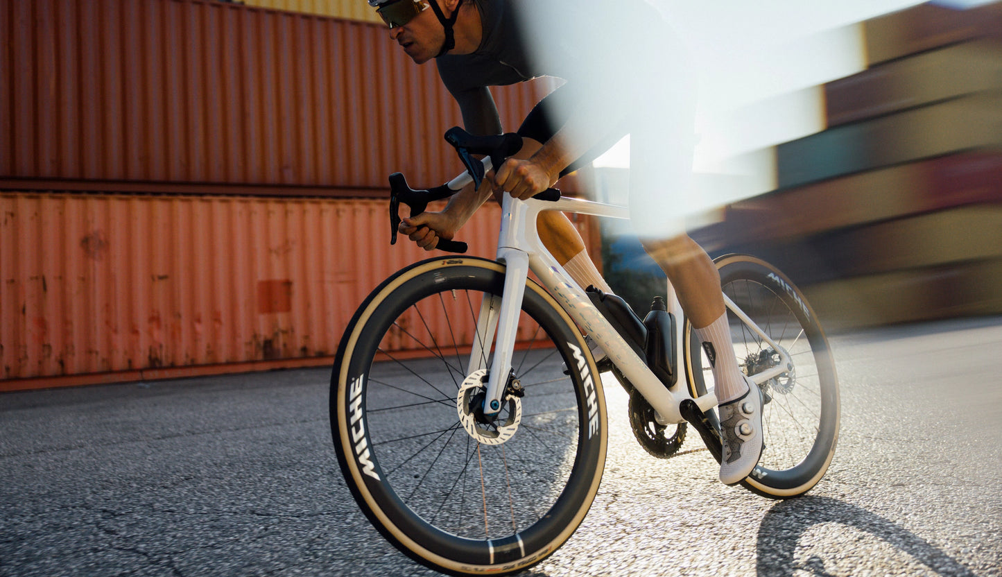 FILANTE SLR ID2   F30 Pure White - Glossy & Matt     E666IDO	SHIMANO DURA ACE Di2 R9270	MICHE KLEOS 50 CARBON 2026