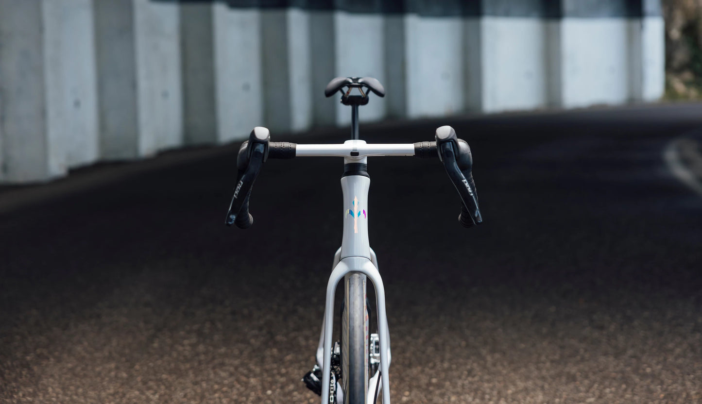 FILANTE SLR ID2   F30 Pure White - Glossy & Matt     E666IDO	SHIMANO DURA ACE Di2 R9270	MICHE KLEOS 50 CARBON 2026