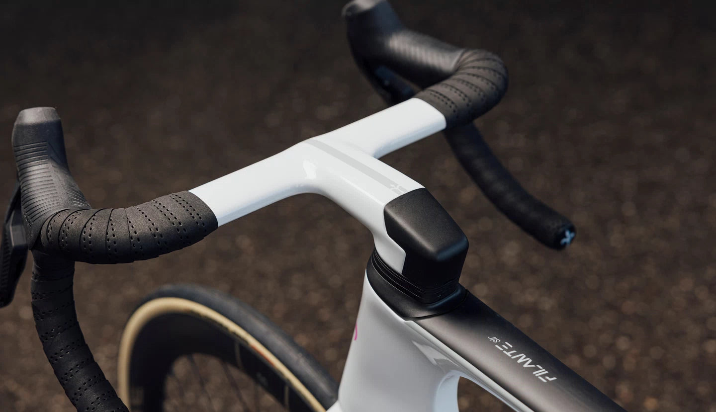 FILANTE SLR ID2   F30 Pure White - Glossy & Matt     E666IDO	SHIMANO DURA ACE Di2 R9270	MICHE KLEOS 50 CARBON 2026