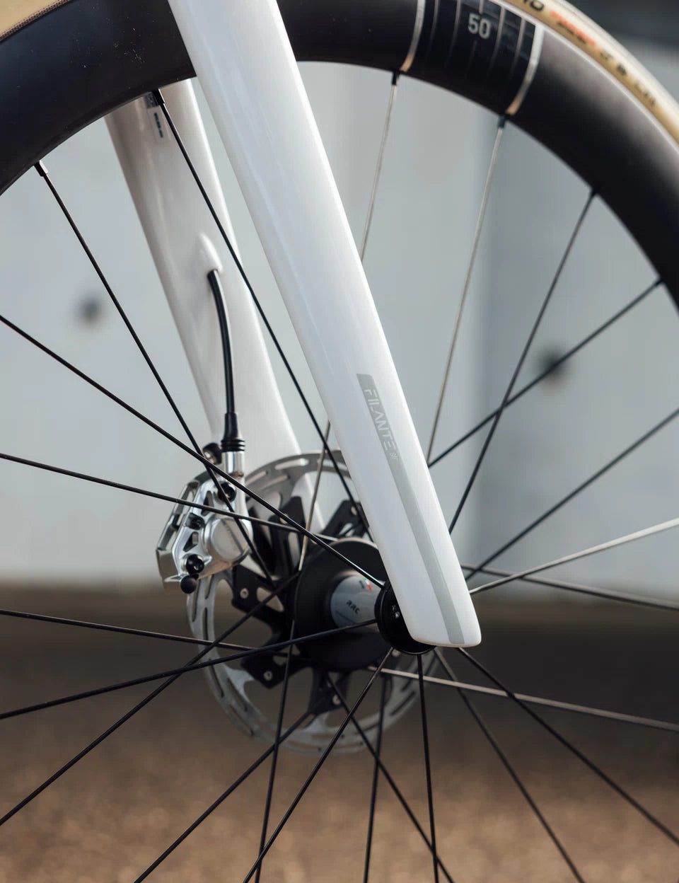 FILANTE SLR ID2   F30 Pure White - Glossy & Matt     E666IDO	SHIMANO DURA ACE Di2 R9270	MICHE KLEOS 50 CARBON 2026