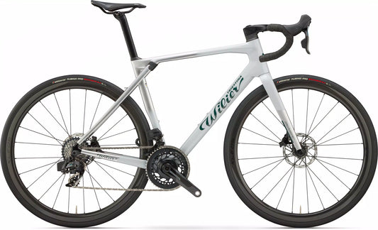 Granturismo SLRE602F3L   R9 Faded Silver Emerald Glossy	SRAM FORCE AXS E1 2x12	MICHE KLEOS 42 CARBON 2026 (Copie)