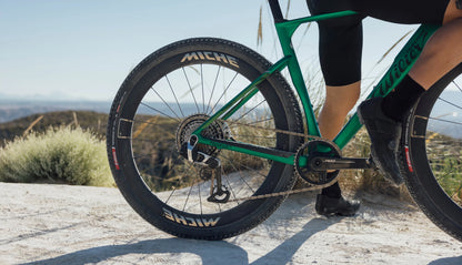 Rave SLR ID2  E628G4G (with carbon F BAR)	    V11 Glitch Black  Glossy        SHIMANO GRX Di2 1x12S	MICHE AERO GRAFF CARBON 48 mm  2026