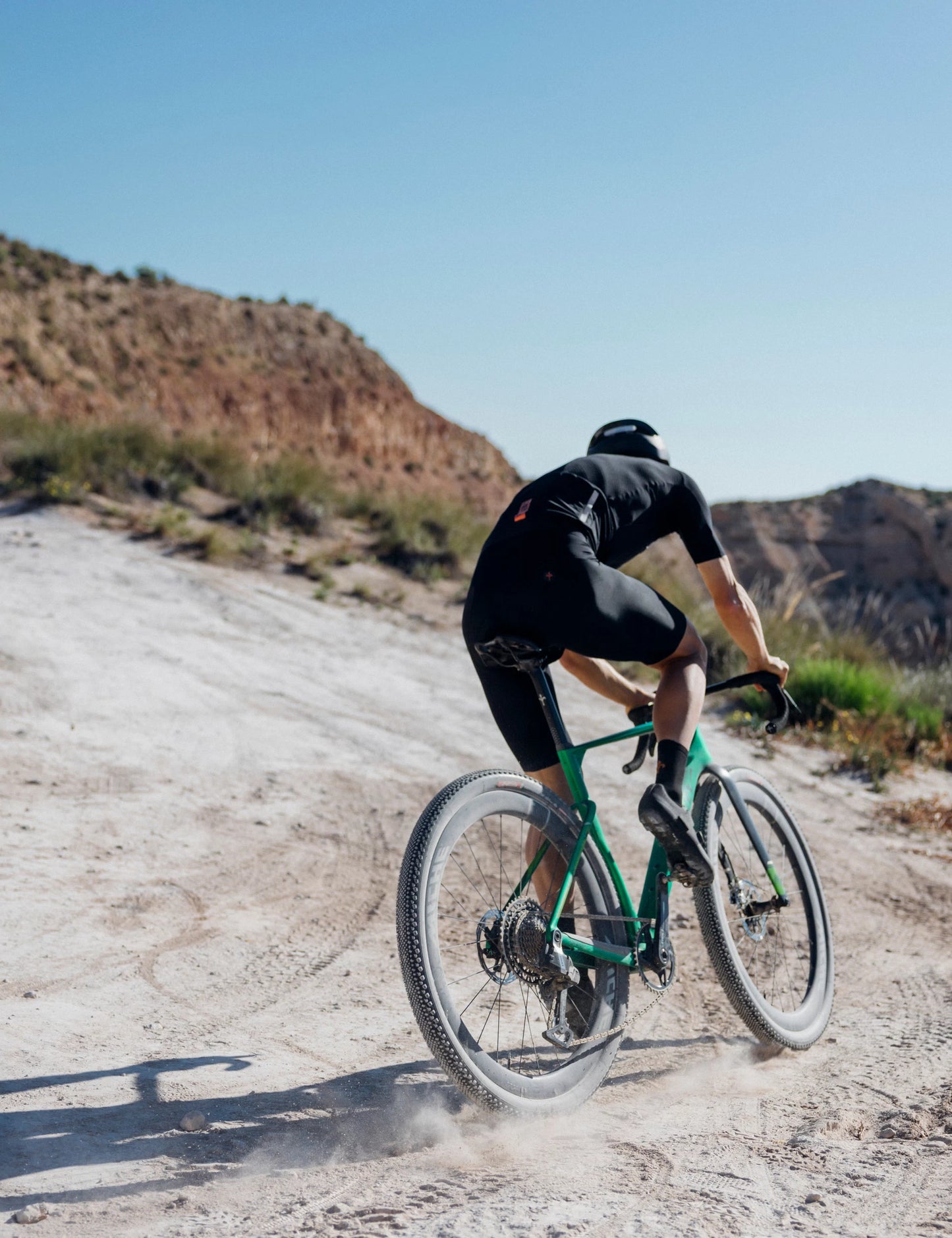 E628VYJ (with alloy STEMMA S2  )   	V12 Neon Purple  Glossy SRAM RIVAL XPLR AXS E1 1x13S	MICHE GRAFF ALLROAD  2026