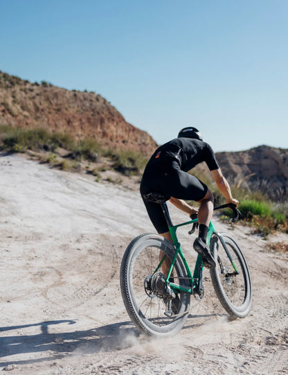 E628VYJ (with alloy STEMMA S2  )   	V12 Neon Purple  Glossy SRAM RIVAL XPLR AXS E1 1x13S	MICHE GRAFF ALLROAD  2026