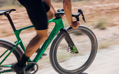 Rave SLR ID2  E628G4G (with carbon F BAR)	    V11 Glitch Black  Glossy        SHIMANO GRX Di2 1x12S	MICHE AERO GRAFF CARBON 48 mm  2026