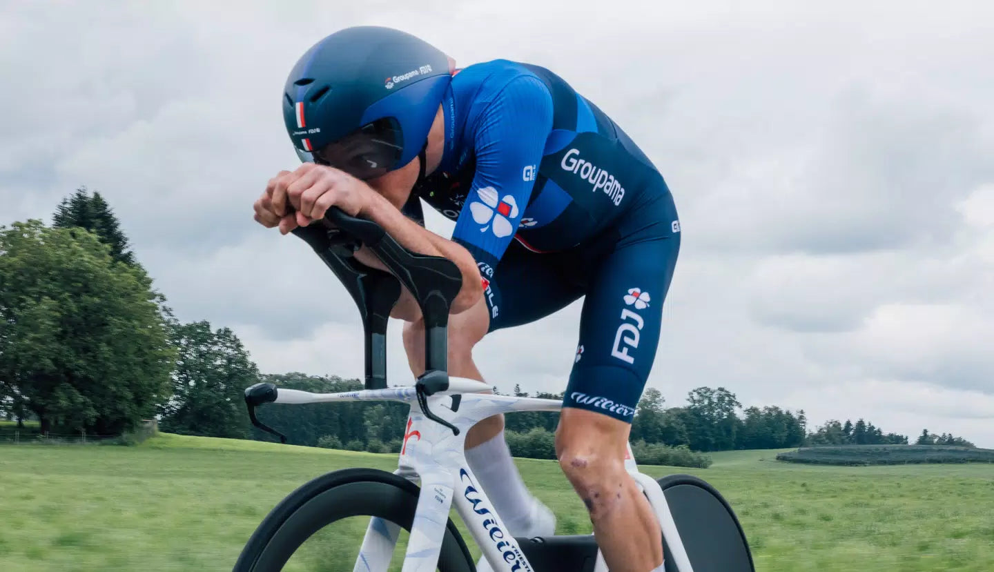 Supersonica SLR   E655IT2	      NOUVEAU  T16 Silver Velvet Red  Glossy     SHIMANO DURA-ACE Di2 R9270 2x12S TRIATHLON	MICHE KLEOS 67 (Front) / 85 (Rear)