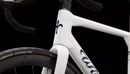 Granturismo SL     E640V38	R11 Black Silver  Glossy   SRAM RIVAL AXS E1 2x12	MICHE SWR EVO 40 CARBON    2026