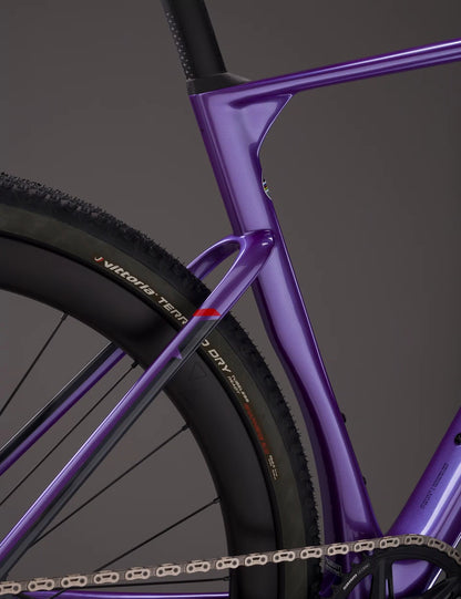 E628VYJ (with alloy STEMMA S2  )   	V12 Neon Purple  Glossy SRAM RIVAL XPLR AXS E1 1x13S	MICHE GRAFF ALLROAD  2026